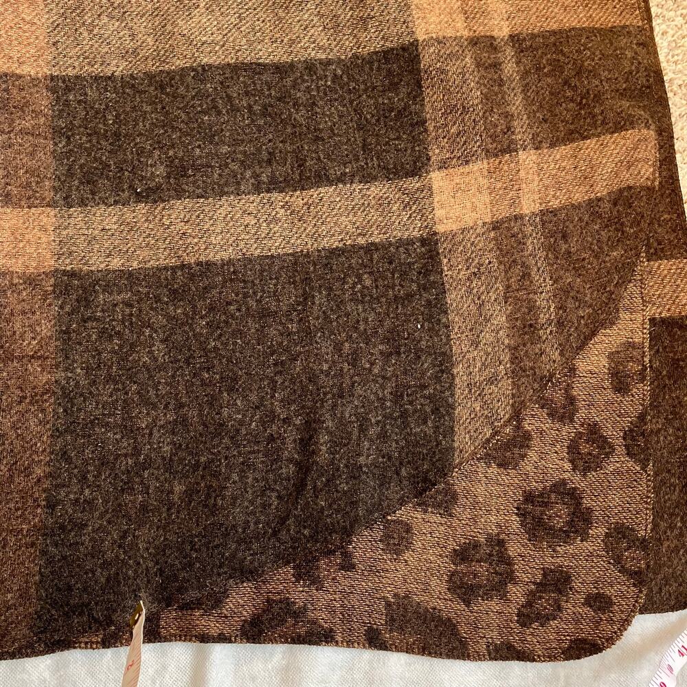 Woolrich Women's Reversible Wrap Shawl Brown Plaid & Animal Print Soft Cozy - Picture 13 of 15